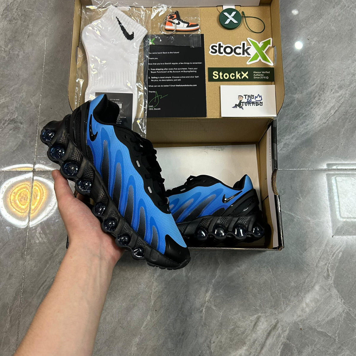 Air Max DN8 "Hyper Royal"