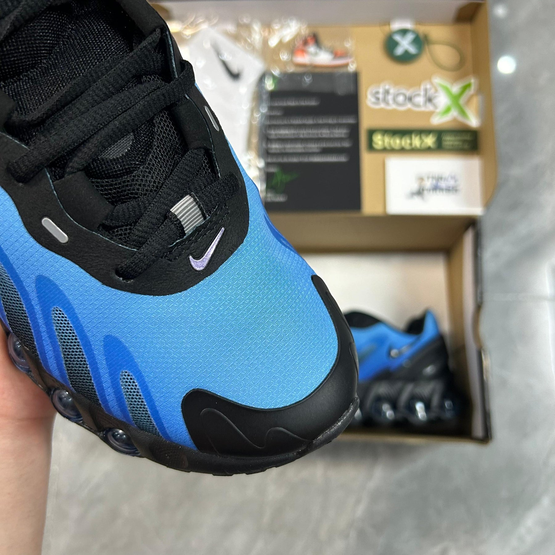 Air Max DN8 "Hyper Royal"