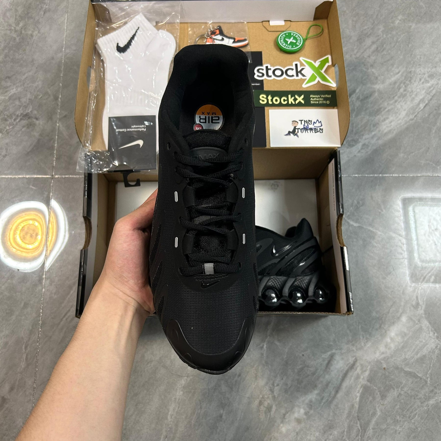 Air Max DN8 "Triple Black"