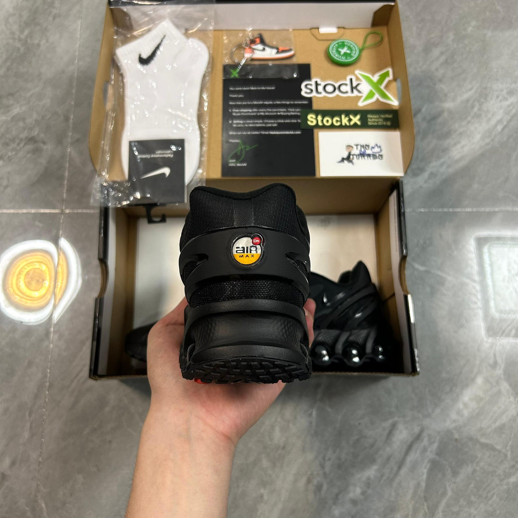 Air Max DN8 "Triple Black"