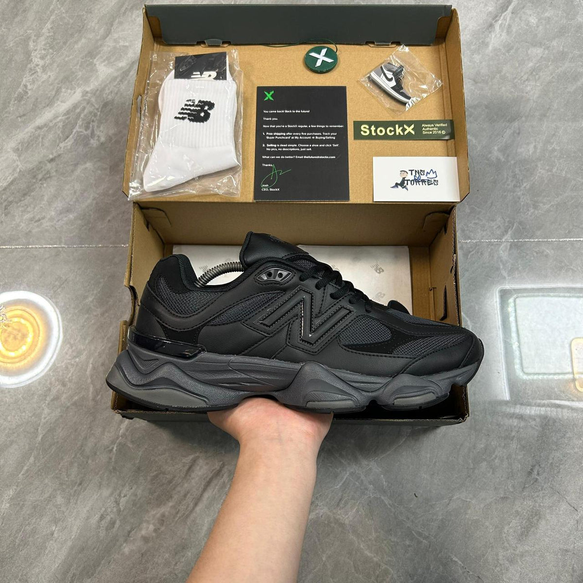 New Balance 9060 Triple Black