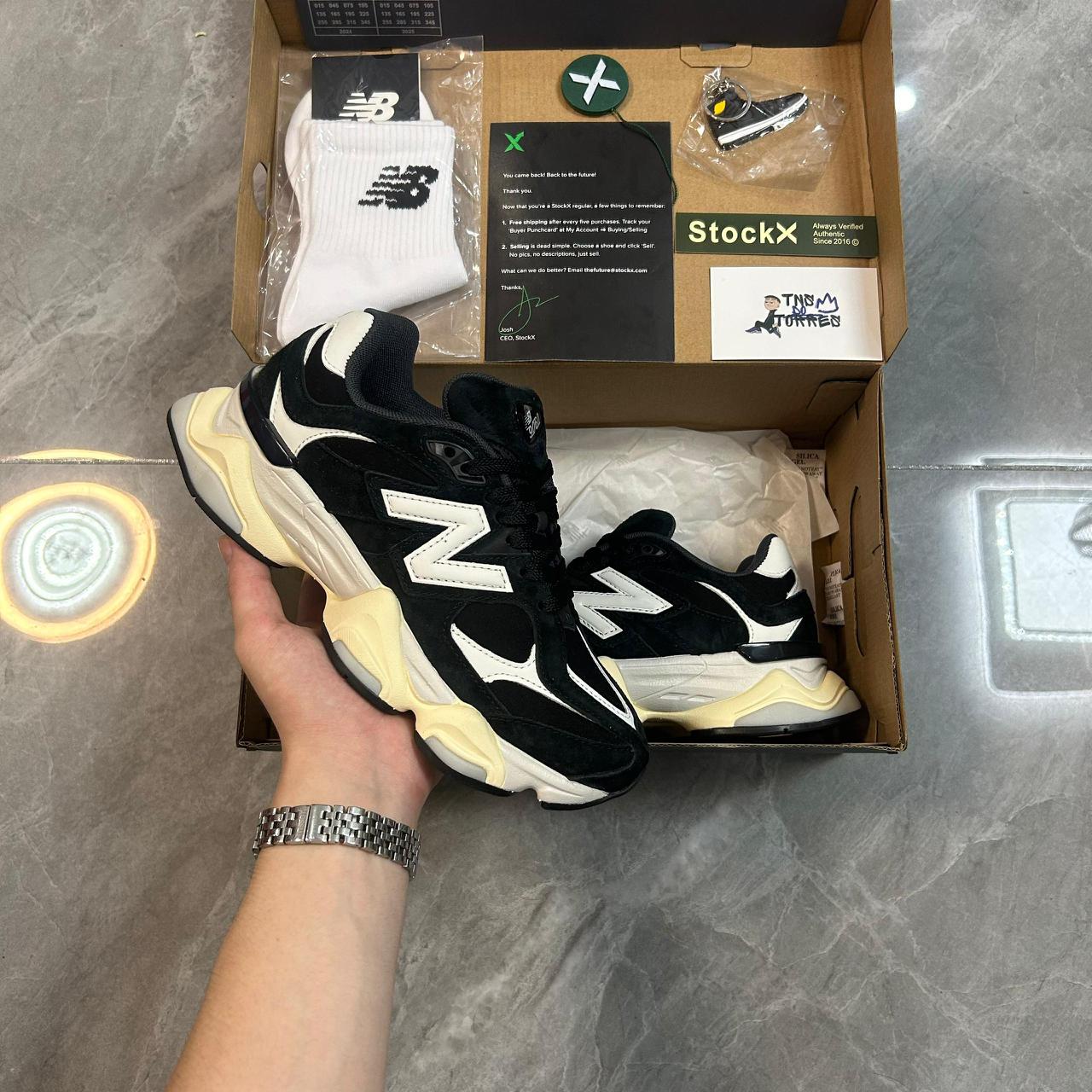 New Balance 9060 Black