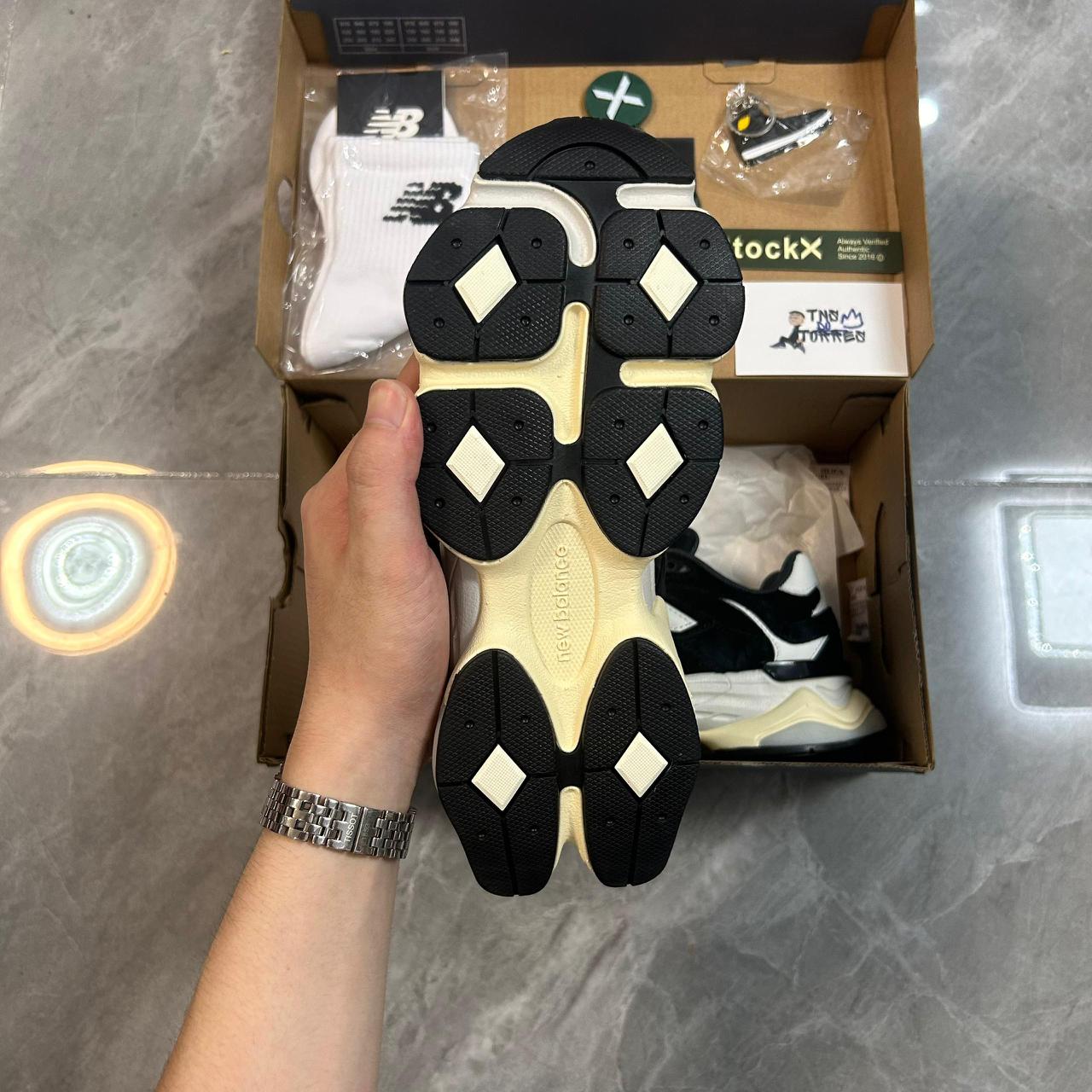 New Balance 9060 Black