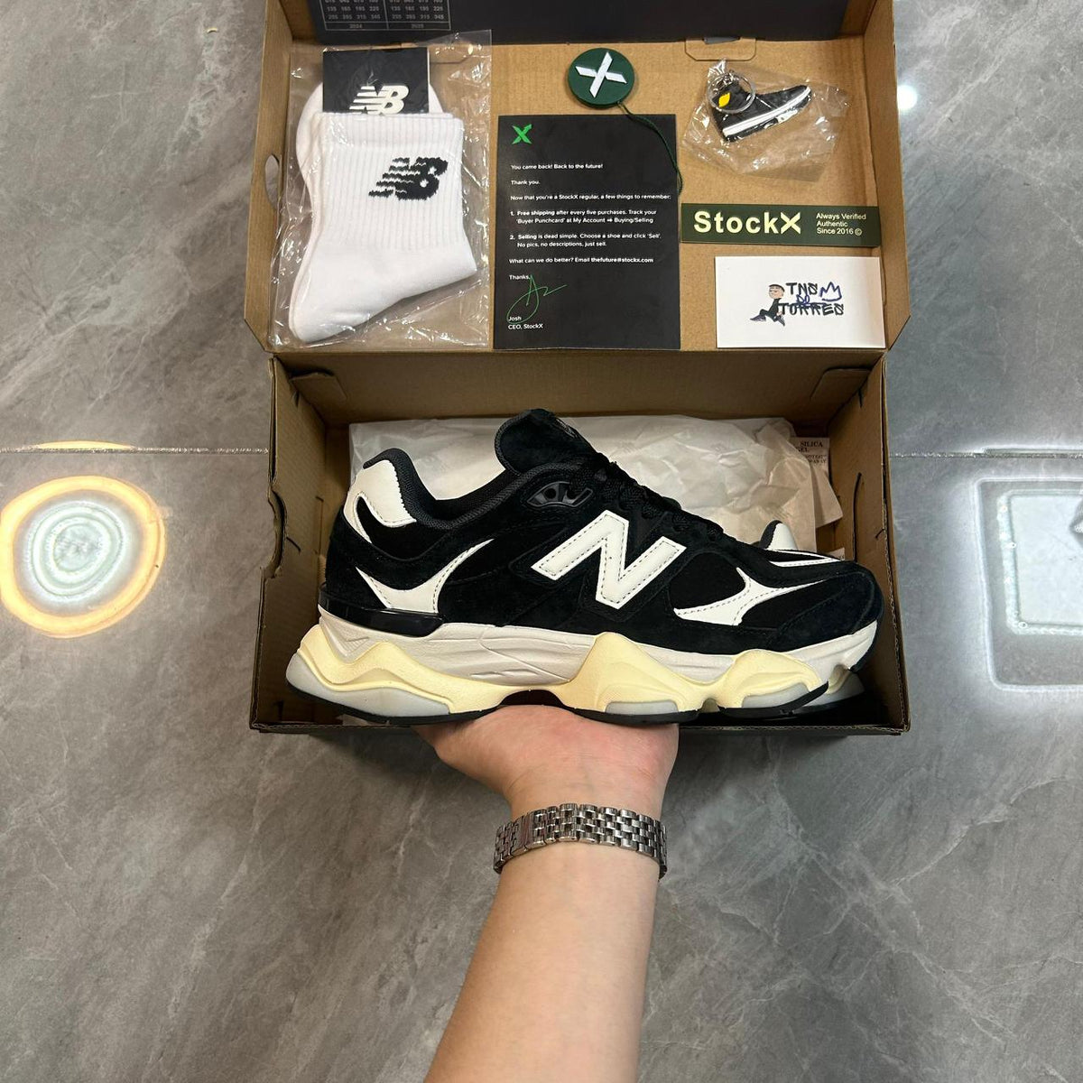 New Balance 9060 Black