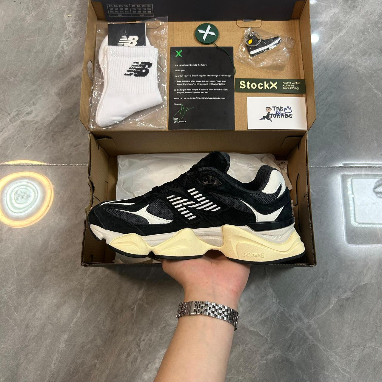 New Balance 9060 Black