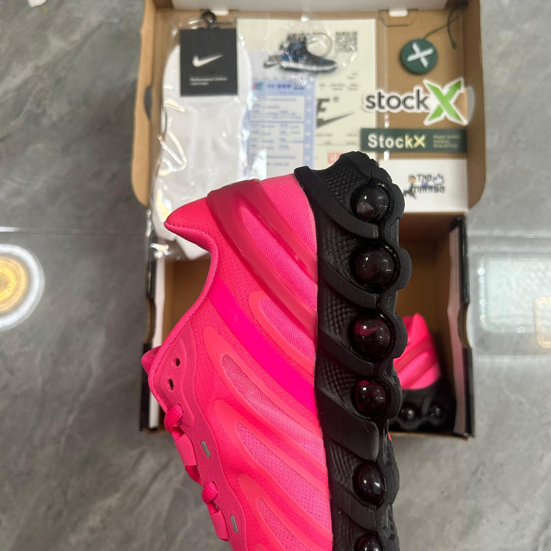 Air Max DN8 "Hyper Pink"