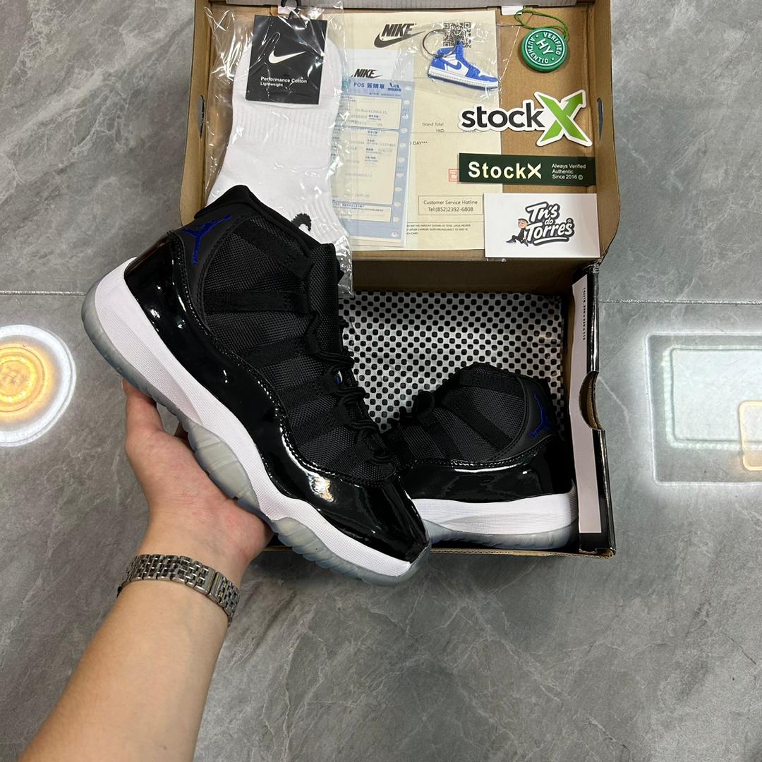 Nike Air Jordan 11 Retro 'Space Jam' 2016