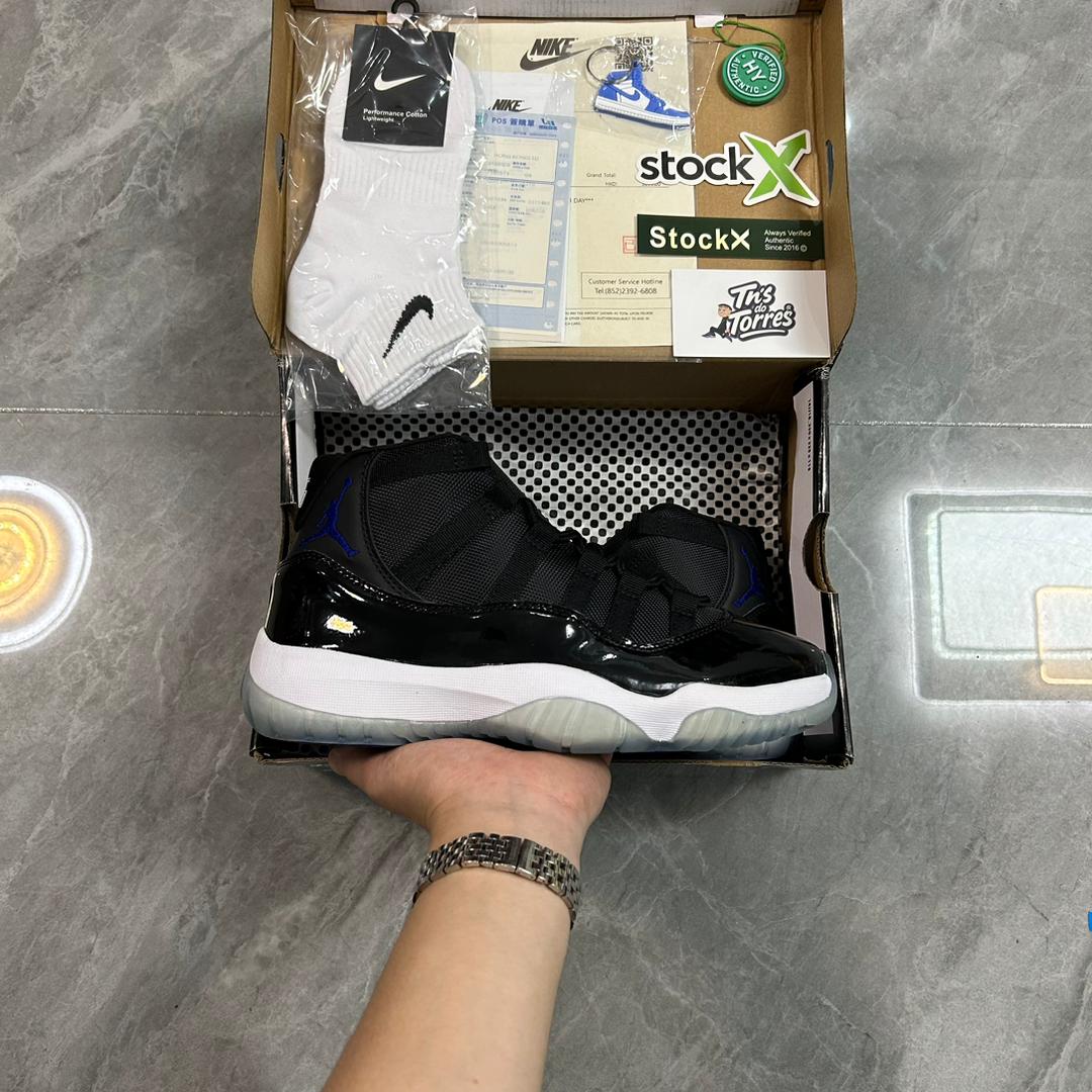 Nike Air Jordan 11 Retro 'Space Jam' 2016