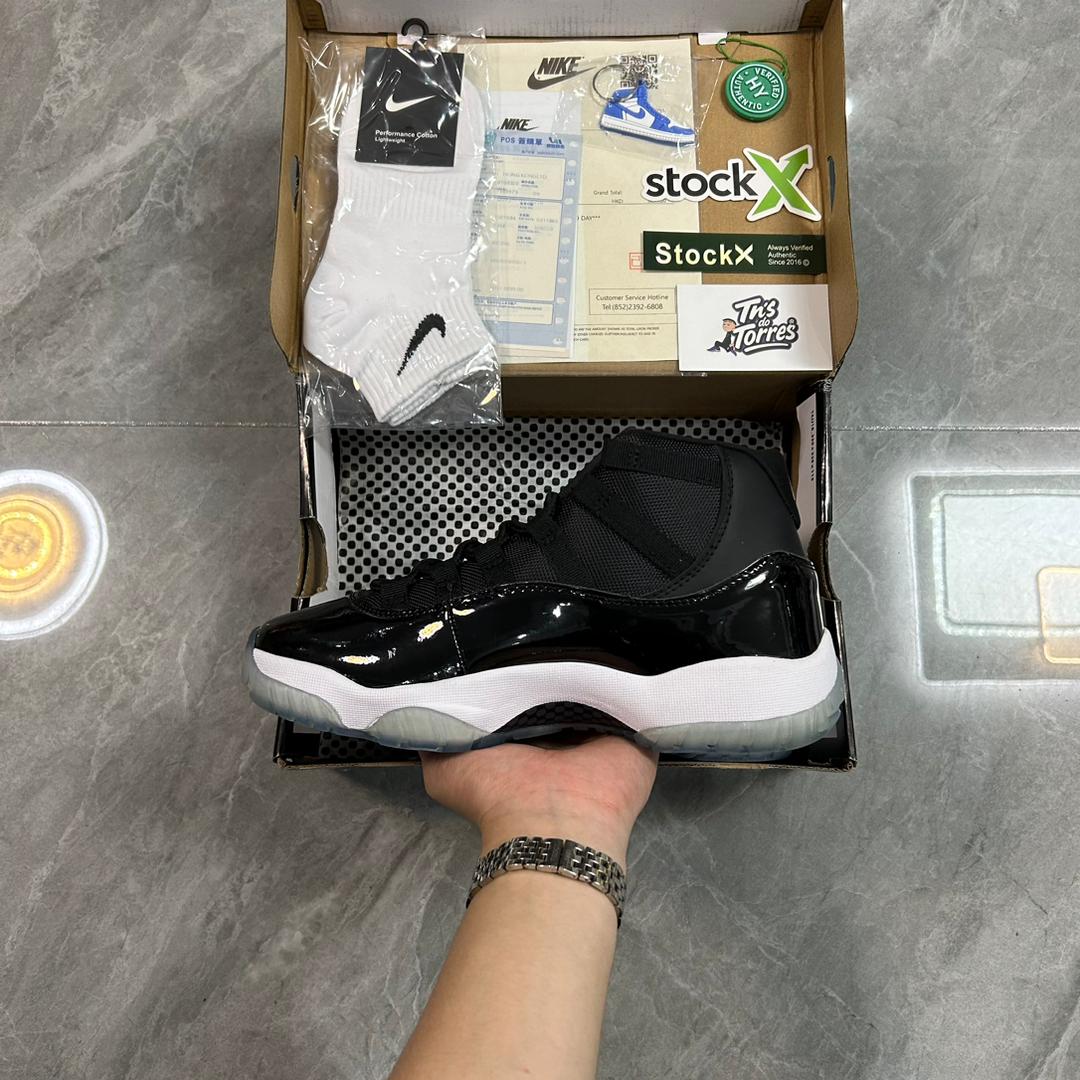 Nike Air Jordan 11 Retro 'Space Jam' 2016