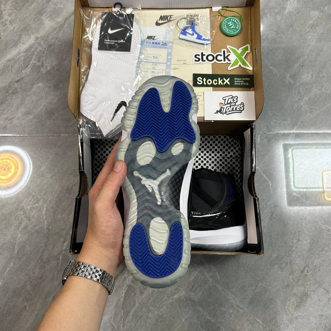 Nike Air Jordan 11 Retro 'Space Jam' 2016